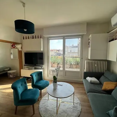 Cosy Orangerie Apartment *